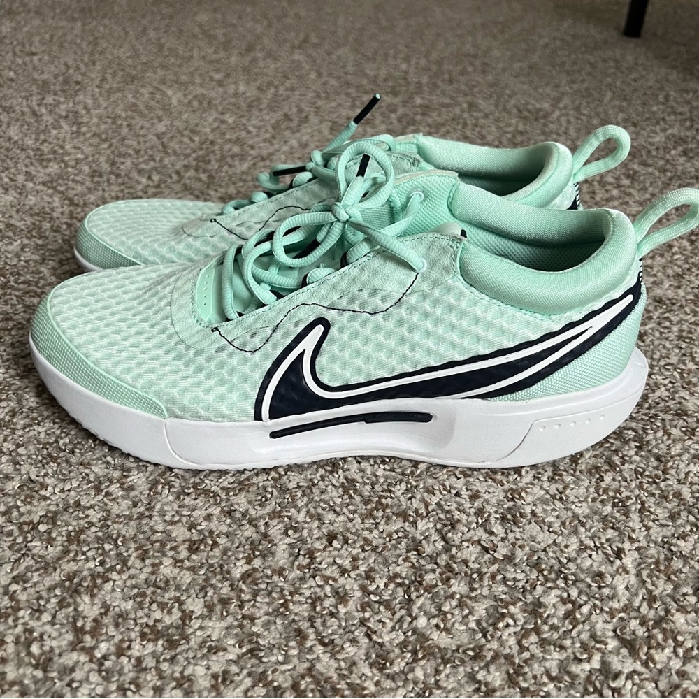 Nike Tennis Shoes